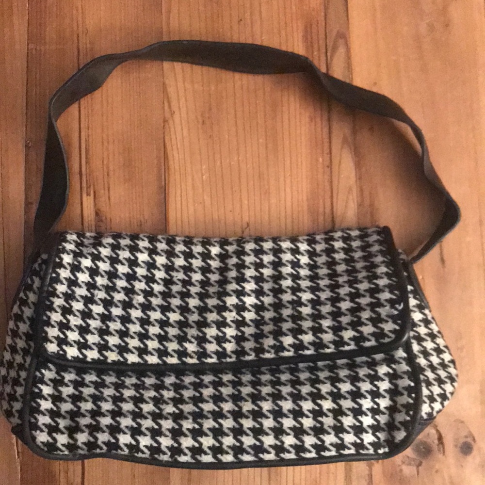 Vintage black and white bag